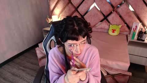 Snapshot of babyyrasta666 chatting on December 4, 3:27 am BABY RASTA DANN online show from December 4, 3:27 am