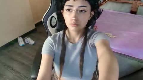 Snapshot of babyyrasta666 chatting on December 5, 3:48 am BABY RASTA DANN online show from December 5, 3:48 am