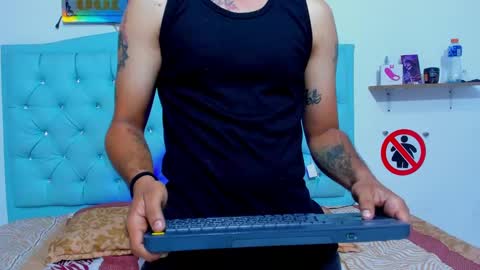 Snapshot of bad__couple_ chatting on October 16, 10:16 am s   online show from October 16, 10:16 am