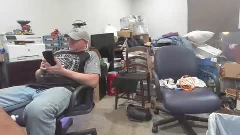 Snapshot of bad_boy4u2abuse chatting on December 18, 9:59 am bad_boy4u2abuse online show from December 18, 9:59 am