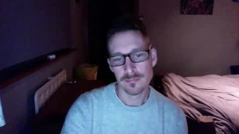 Snapshot of bad_dad43 chatting on December 31, 11:06 pm Bad dad43 online show from December 31, 11:06 pm