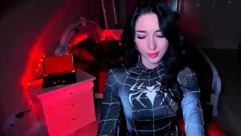 Snapshot of bad_desire chatting on December 6, 2:17 pm Miss Desire...do you remember online show from December 6, 2:17 pm