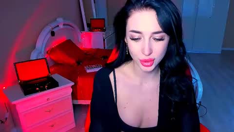 Snapshot of bad_desire chatting on December 17, 11:28 am Miss Desire...do you remember online show from December 17, 11:28 am