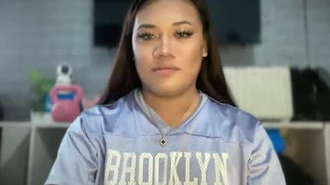 AMARA - FOLLOW ME AND THUMBS UP online show from June 22, 1:07 am