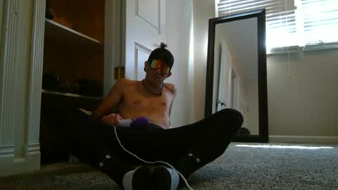 Snapshot of badassguy884159 chatting on July 19, 3:16 pm badassguy884159 online show from July 19, 3:16 pm