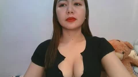 Snapshot of badaxx_tricia chatting on November 7, 11:21 am tricia online show from November 7, 11:21 am