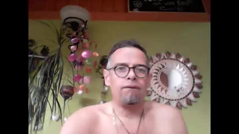 Snapshot of badboy2406 chatting on February 25, 8:25 am badboy2406 online show from February 25, 8:25 am