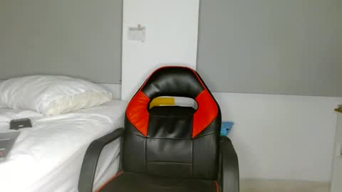 Snapshot of badbunny_69_ chatting on February 3, 11:20 am badbunny_69_ online show from February 3, 11:20 am