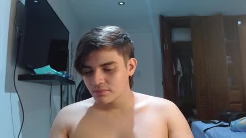 Snapshot of badbunny_69_ chatting on January 10, 7:10 am badbunny_69_ online show from January 10, 7:10 am