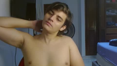 Snapshot of badbunny_69_ chatting on February 15, 7:38 am badbunny_69_ online show from February 15, 7:38 am