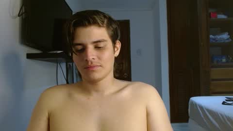 Snapshot of badbunny_69_ chatting on March 4, 2:17 am badbunny_69_ online show from March 4, 2:17 am