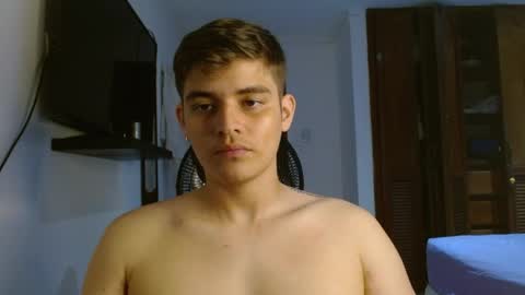 Snapshot of badbunny_69_ chatting on March 30, 12:00 am badbunny_69_ online show from March 30, 12:00 am