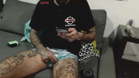 Snapshot of badcouple_ chatting on December 22, 2:08 am BadCouple online show from December 22, 2:08 am