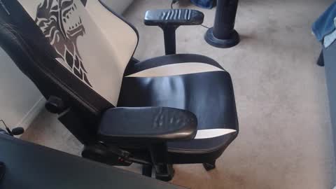 baddaddy77 online show from March 23, 12:14 am