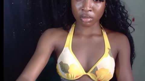 Snapshot of baddiebitchx chatting on May 14, 10:33 am baddiebitchx online show from May 14, 10:33 am
