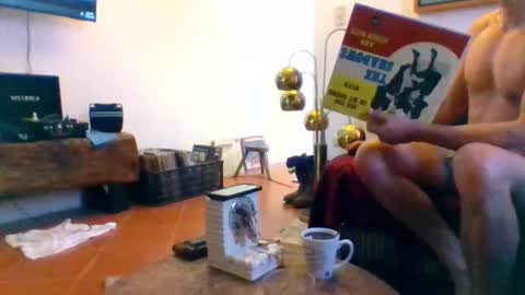 Snapshot of badhombremx chatting on November 22, 9:58 pm Mexican livin Off the Wall online show from November 22, 9:58 pm