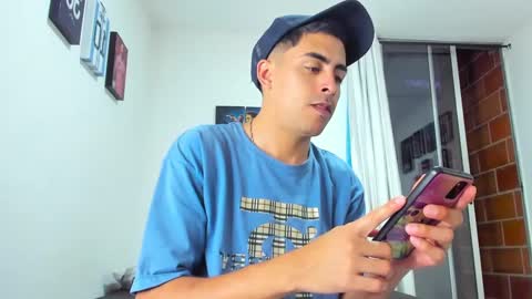 Snapshot of badjuanhot chatting on December 14, 12:33 am Juan Help us reach 100 likes online show from December 14, 12:33 am