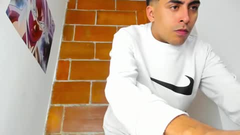 Snapshot of badjuanhot chatting on December 25, 1:31 am Juan Help us reach 100 likes online show from December 25, 1:31 am