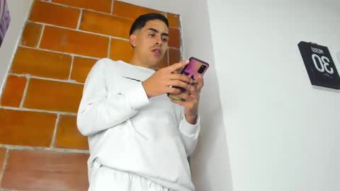 Snapshot of badjuanhot chatting on December 25, 5:05 am Juan Help us reach 100 likes online show from December 25, 5:05 am