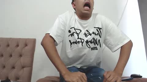 Snapshot of badjuanhot chatting on January 15, 12:36 pm Juan Help us reach 100 likes online show from January 15, 12:36 pm