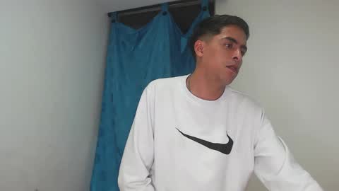 Snapshot of badjuanhot chatting on January 21, 3:59 am Juan Help us reach 100 likes online show from January 21, 3:59 am