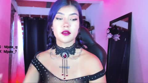 Snapshot of badkatyuska chatting on December 12, 7:04 pm Please help me to reach 100 thumbs up online show from December 12, 7:04 pm