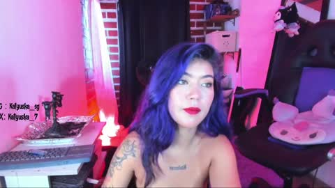 Snapshot of badkatyuska chatting on December 13, 7:53 pm Please help me to reach 100 thumbs up online show from December 13, 7:53 pm