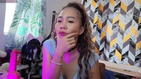 Snapshot of badlilbambi chatting on September 14, 12:32 am badlilbambi online show from September 14, 12:32 am