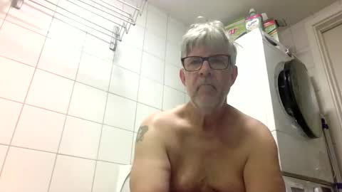 Snapshot of baggelina75 chatting on June 4, 3:45 am baggelina75 online show from June 4, 3:45 am