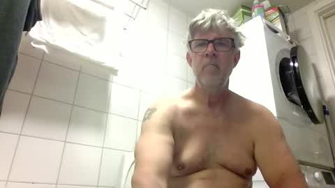 Snapshot of baggelina75 chatting on June 13, 8:01 am baggelina75 online show from June 13, 8:01 am