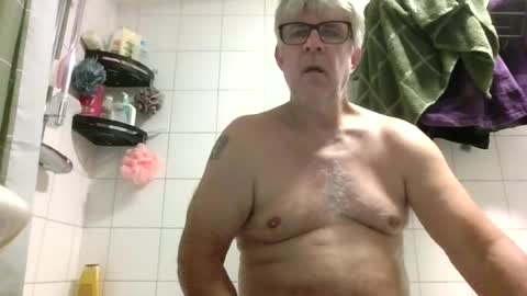 Snapshot of baggelina75 chatting on June 27, 1:17 pm baggelina75 online show from June 27, 1:17 pm