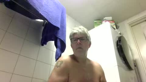 Snapshot of baggelina75 chatting on June 30, 3:40 am baggelina75 online show from June 30, 3:40 am