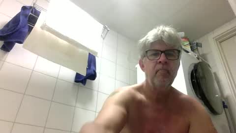 Snapshot of baggelina75 chatting on July 2, 4:07 am baggelina75 online show from July 2, 4:07 am