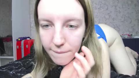 holly online show from September 11, 3:34 pm