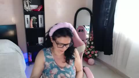 sandra online show from February 17, 1:10 pm