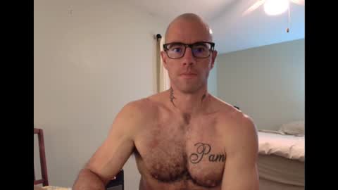 Snapshot of bam14680 chatting on January 3, 12:33 am bam14680 online show from January 3, 12:33 am