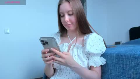 Snapshot of bam_bi chatting on May 20, 1:17 pm Kira online show from May 20, 1:17 pm