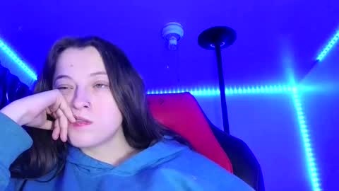 bambiboo8113 online show from February 8, 6:01 am