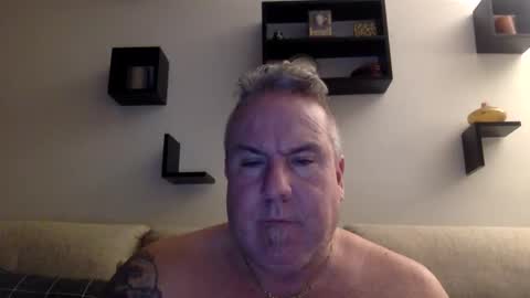 banana5289 online show from March 8, 10:30 am