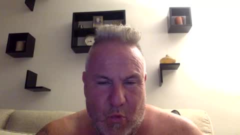 Snapshot of banana5289 chatting on June 23, 12:30 am banana5289 online show from June 23, 12:30 am
