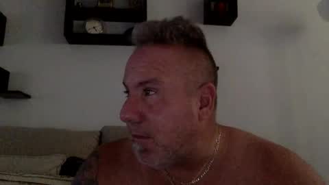 Snapshot of banana5289 chatting on June 30, 9:38 pm banana5289 online show from June 30, 9:38 pm
