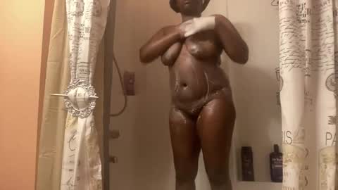 Snapshot of bankofchell chatting on March 23, 5:39 pm Chelly online show from March 23, 5:39 pm