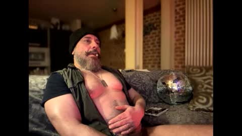 Snapshot of barba71 chatting on February 7, 8:31 pm Military man 69 online show from February 7, 8:31 pm