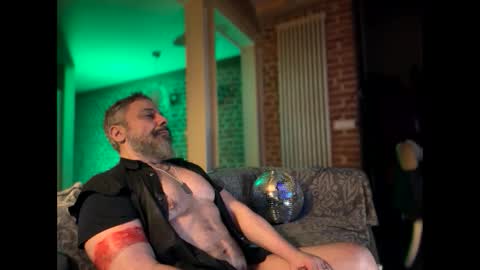 Snapshot of barba71 chatting on February 13, 2:23 am Military man 69 online show from February 13, 2:23 am