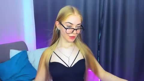 BarbaraChic online show from June 18, 11:03 am