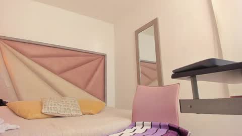 Snapshot of barbaraknox_ chatting on June 7, 6:33 pm Barbara online show from June 7, 6:33 pm