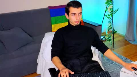 John online show from December 3, 7:27 am