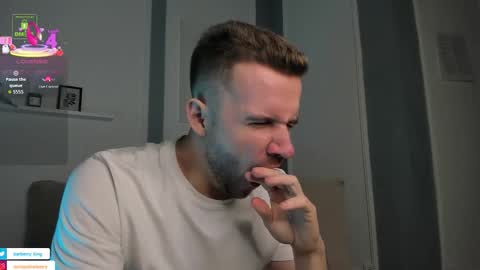 Snapshot of barberryx chatting on November 2, 6:16 am ENRIQUE online show from November 2, 6:16 am