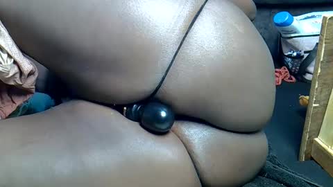 Snapshot of barbie_1999 chatting on April 1, 1:52 pm kendra online show from April 1, 1:52 pm