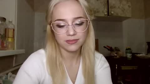 barbie___girl online show from February 6, 4:21 pm